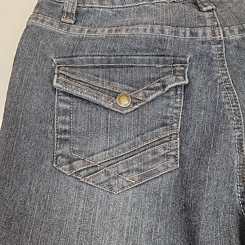 Gloria Vanderbilt Amanda Med Rise Crop Jeans Women Size 8 Blue Straight Crop Den - Picture 13 of 16